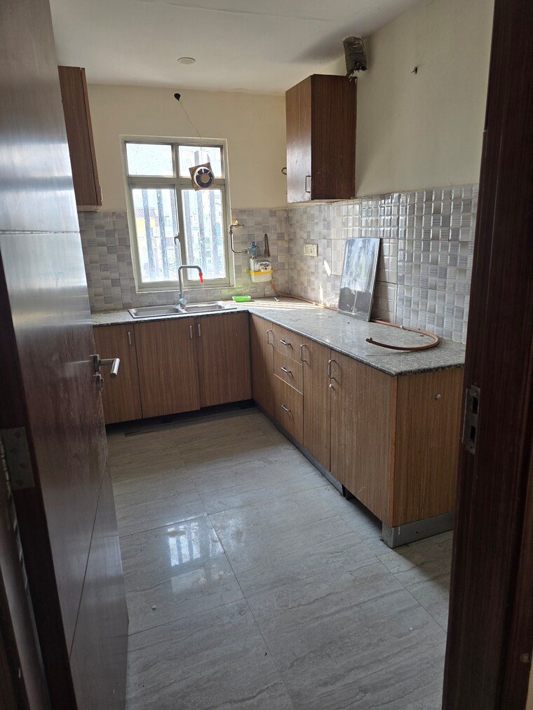 Kitchen, mandi 2 Bedroom 800 Sq.Ft. Builder Floor In Mandi Delhi 9578292