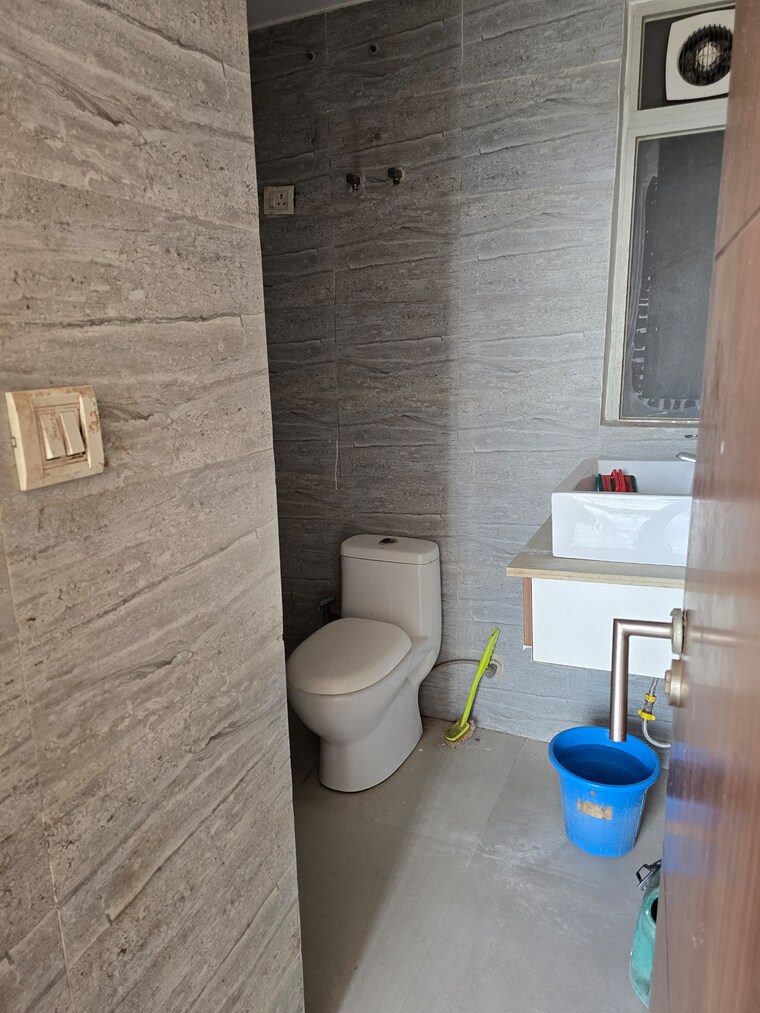 Bathroom, mandi 2 Bedroom 800 Sq.Ft. Builder Floor In Mandi Delhi 9578292