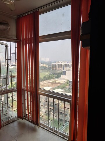 Room in 3 BHK Apartment at Jaypee Greens Pavilion Heights 1, Sector 128 – for Rent