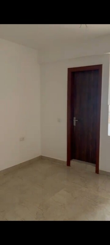 Studio Apartment For Rent in Uninav Utopia, Morti