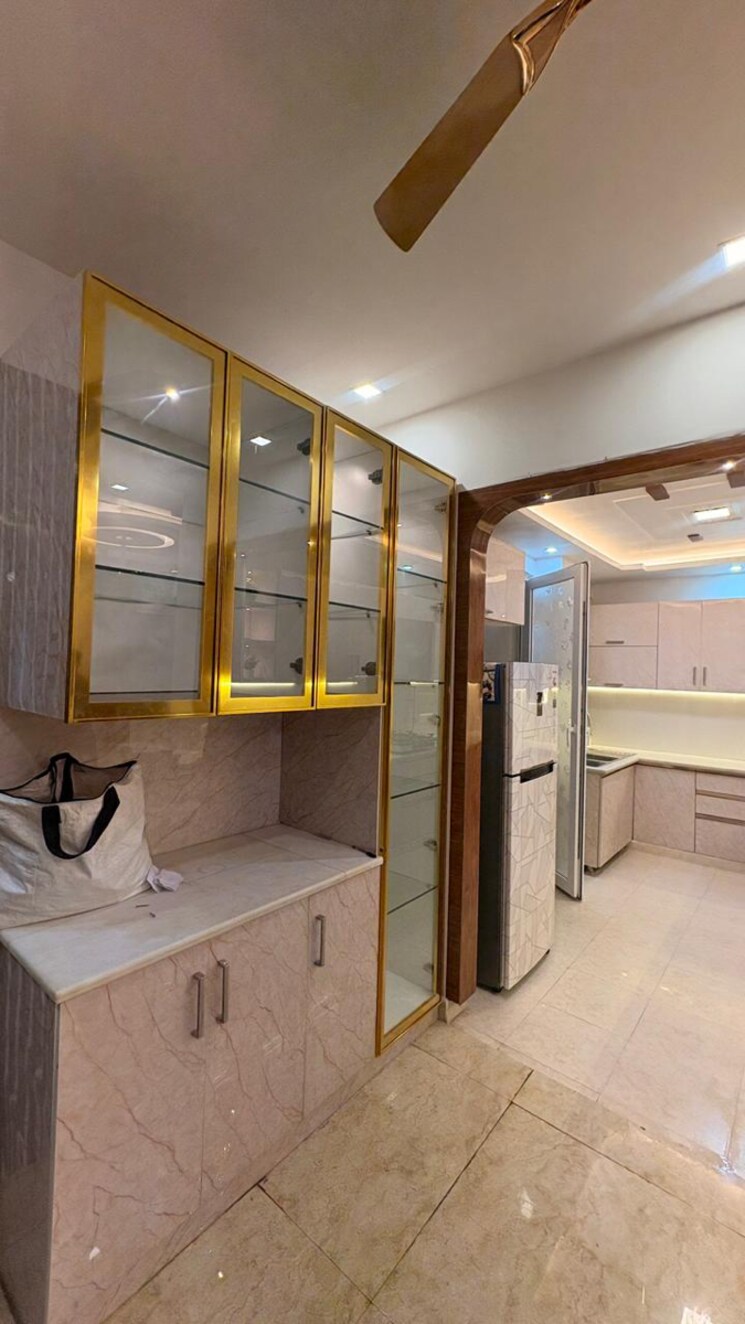 Living Room, mi-rustle-court 6 Bedroom 4800 Sq.Ft. Apartment In Malesemau Lucknow 9578300