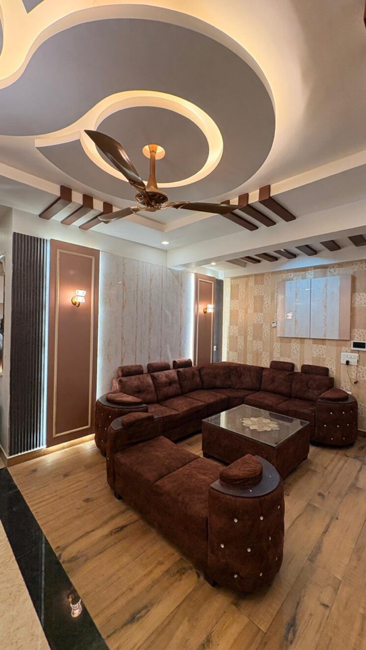 Living Room, mi-rustle-court 6 Bedroom 4800 Sq.Ft. Apartment In Malesemau Lucknow 9578300