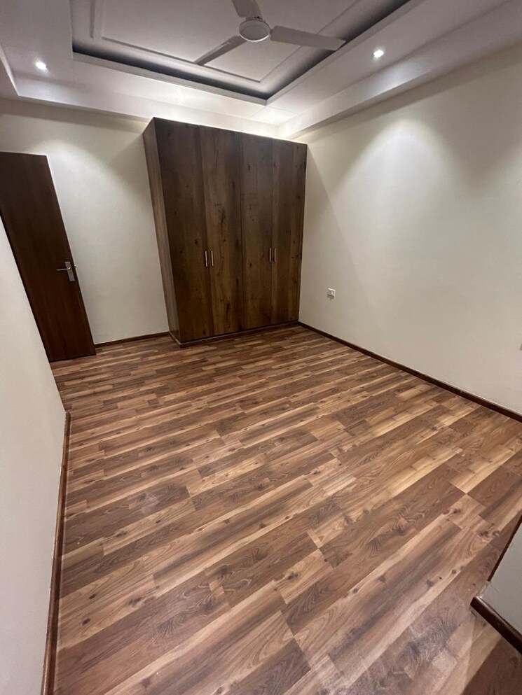 Bedroom, suncity-vatsal-valley 3 Bedroom 1430 Sq.Ft. Builder Floor In Gwal Pahari Gurgaon 9578324