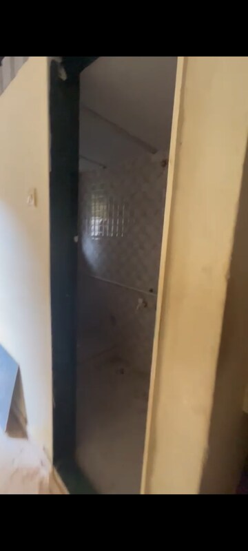 Furnished Amenities in 1 RK Villa at Kurla West – for Rent