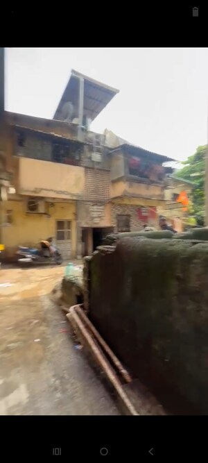 1 RK Villa For Rent in Kurla West