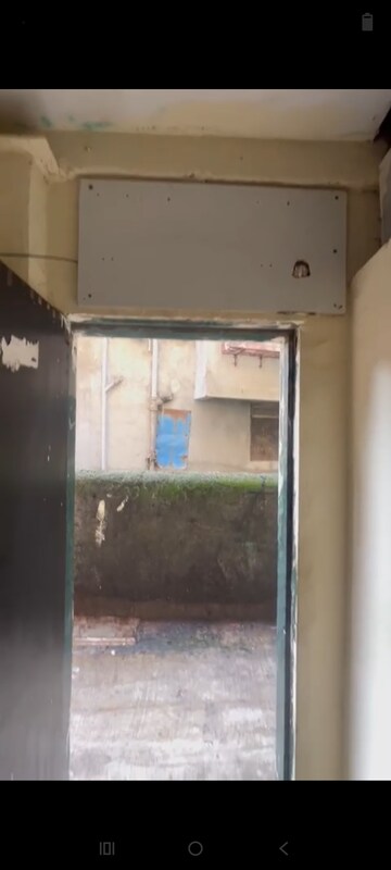 Furnished Amenities in 1 RK Villa at Kurla West – for Rent