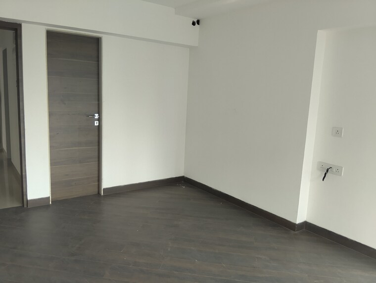 Room, mulund west 3 Bedroom 1075 Sq.Ft. Apartment In Mulund West Mumbai 9578338