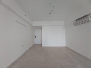 Room in 3 BHK Apartment at DLF The Ultima, Sector 81 – for Sale