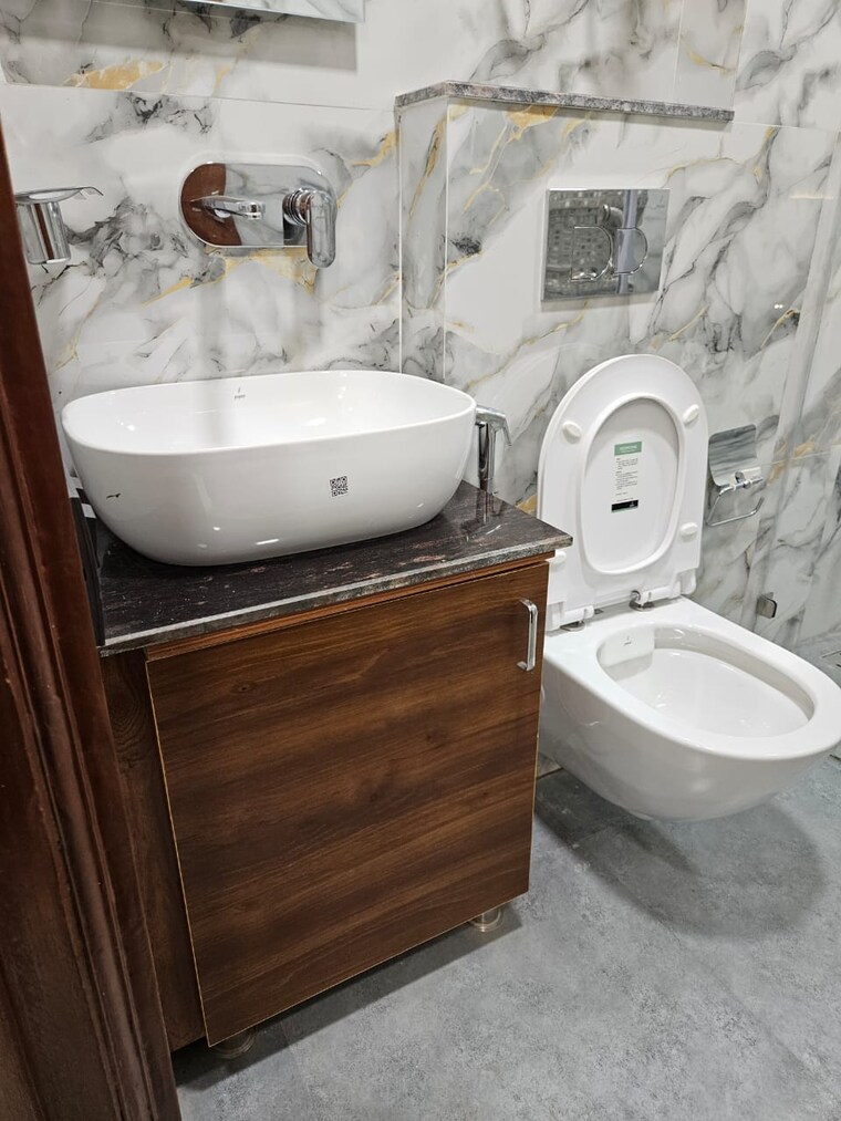 Master Bedroom, rwa-jalvayu-towers 2 Bedroom 112 Sq.Mt. Builder Floor In Sector 47 Noida 9578336