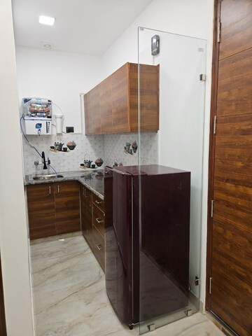 Kitchen in 2 BHK Builder Floor at RWA Jalvayu Towers, Sector 47 – for Rent