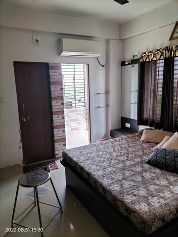 Bedroom in 2 BHK Apartment at Chandkheda – for Rent