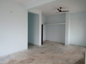 Room in 3 BHK Villa at Shampur – for Rent