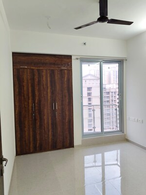 Room in 1 BHK Apartment at Hiranandani Estate, Ghodbunder Road – for Rent