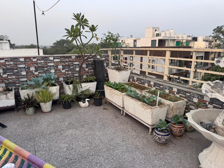 Exterior View, saathi-apartment 1 Bedroom 200 Sq.Yd. Builder Floor In Rohini Sector 9 Delhi 9578382