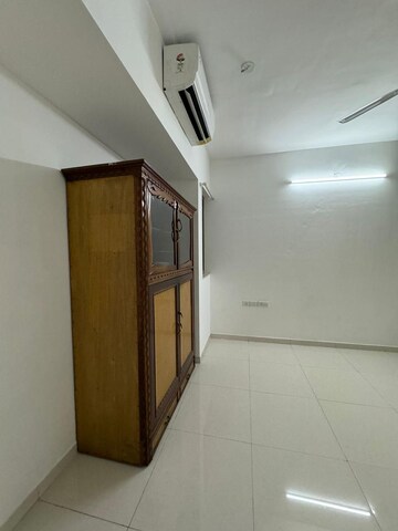 Room in 3 BHK Apartment at Cosmos Jewels, Ghodbunder Road – for Rent