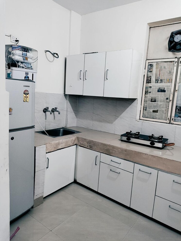 Kitchen, penta-homes 1 Bedroom 600 Sq.Ft. Apartment In Vip Road Zirakpur 9578407