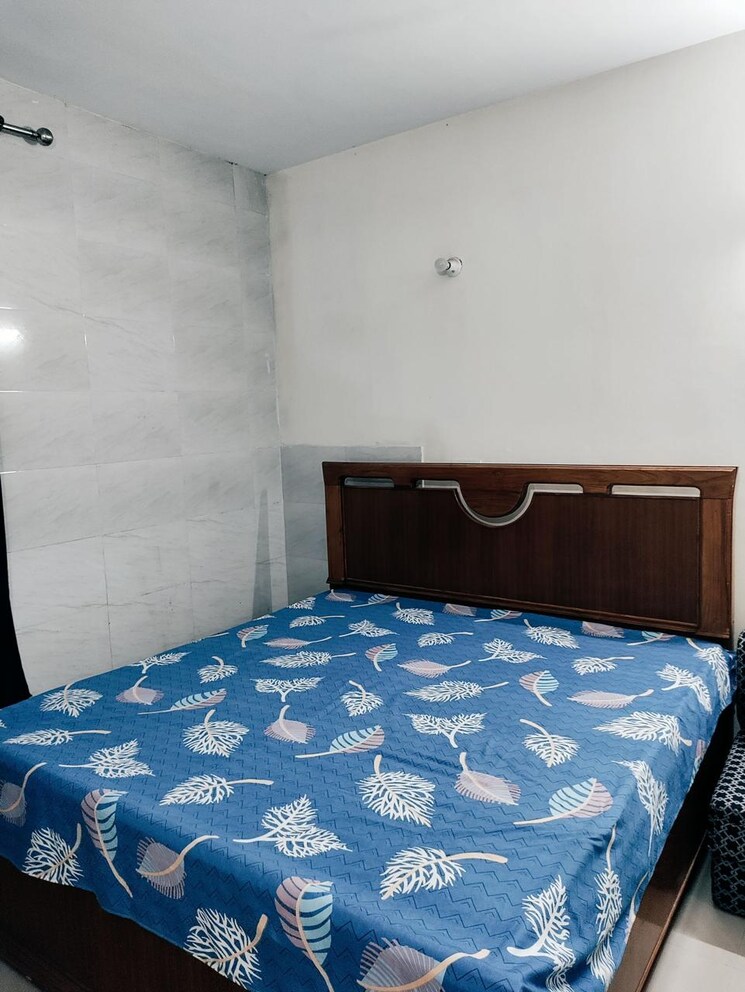 Bedroom, penta-homes 1 Bedroom 600 Sq.Ft. Apartment In Vip Road Zirakpur 9578407