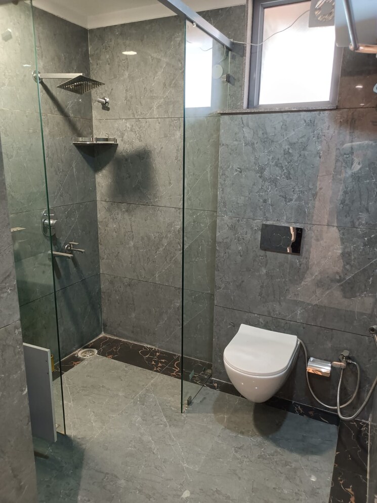Bathroom, vaishali sector 4 2 Bedroom 1700 Sq.Ft. Builder Floor In Vaishali Sector 4 Ghaziabad 9578431