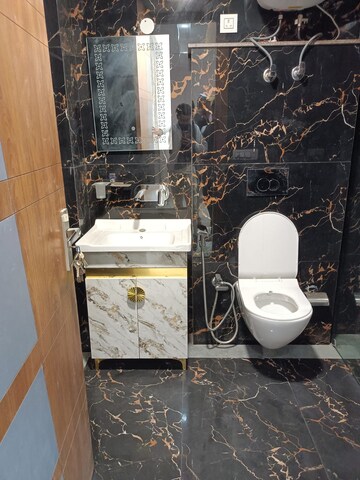 Bathroom in 2 BHK Builder Floor at Vaishali Sector 4 – for Rent