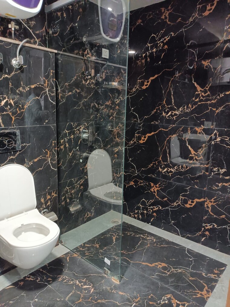 Bathroom, vaishali sector 4 2 Bedroom 1700 Sq.Ft. Builder Floor In Vaishali Sector 4 Ghaziabad 9578431