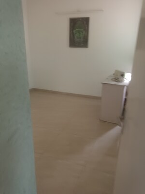 Room in 2 BHK Apartment at Gaur Atulyam, Omicron I Greater Noida – for Rent