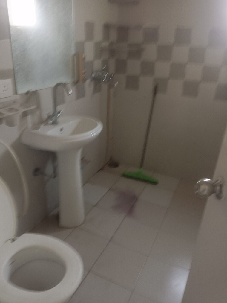 Bathroom, gaur-atulyam 2 Bedroom 613 Sq.Ft. Apartment In Omicron I Greater Noida Greater Noida 9578488