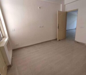 Room in 3.5 BHK Apartment at Sector 20 – for Sale