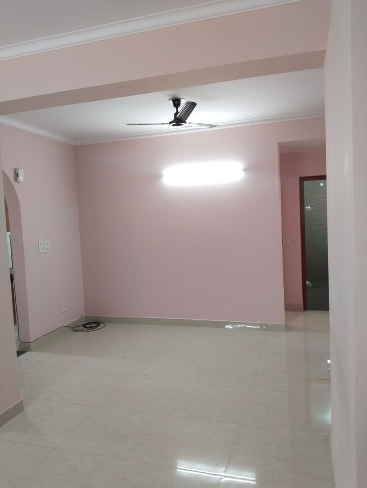 Room, sector 10 dwarka 2 Bedroom 1100 Sq.Ft. Apartment In Sector 10 Dwarka Delhi 9578443
