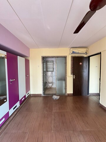 Room in 2 BHK Apartment at Siddhi Highland Park, Kolshet Road – for Rent