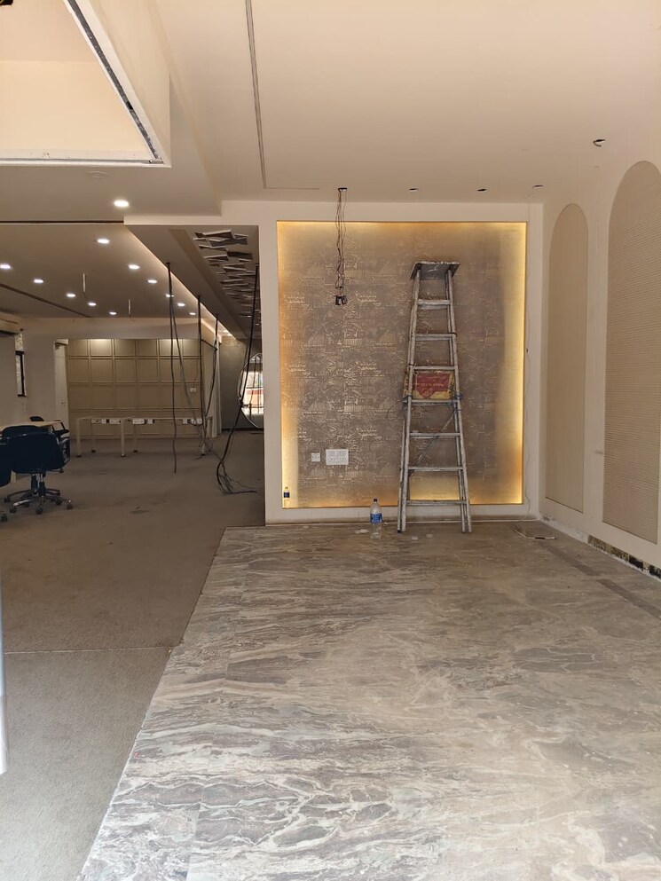  Parking, sector 63 Commercial Office Space 3000 Sq.Ft. In Sector 63 Noida 9578453