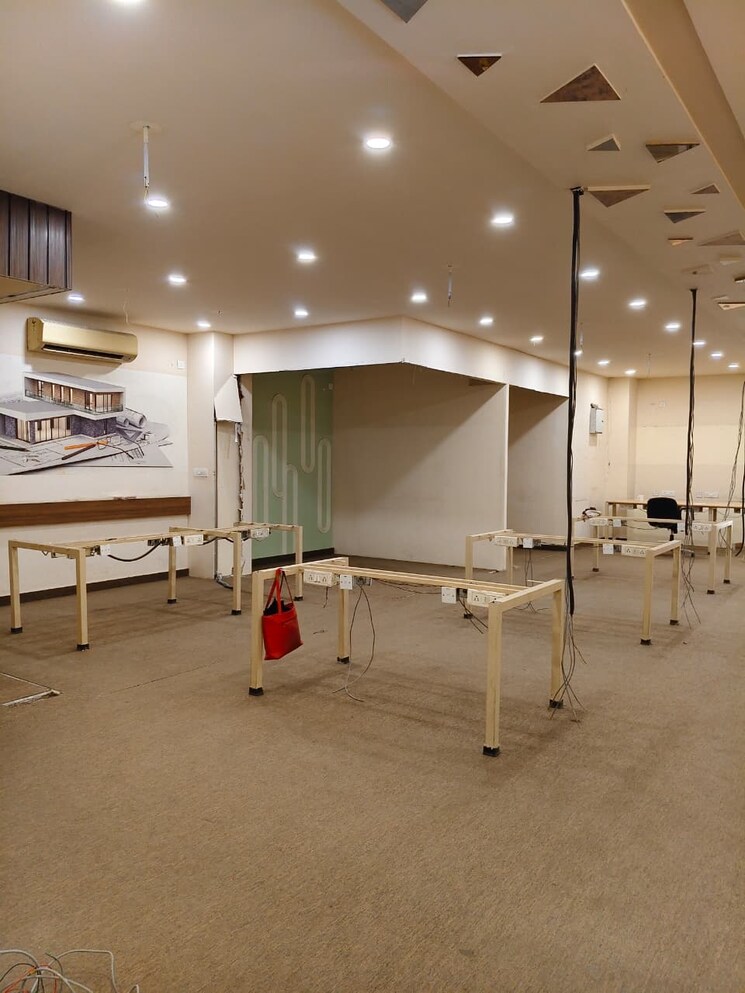 Team Area, sector 63 Commercial Office Space 3000 Sq.Ft. In Sector 63 Noida 9578453