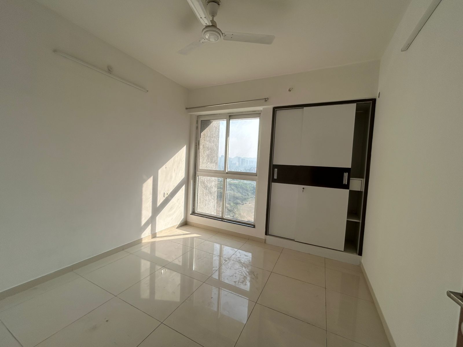 1 BHK + Pooja Room Apartment For Rent in Om Sai Plaza