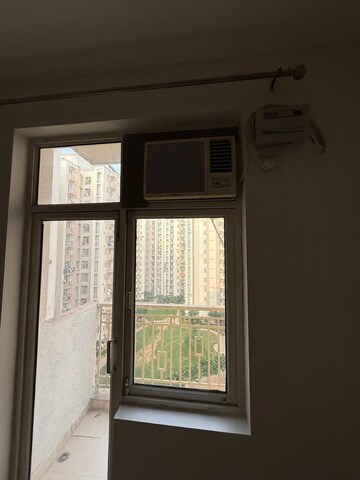 Room in 2 BHK Apartment at Shree Vardhman Mantra, Sector 67 – for Rent