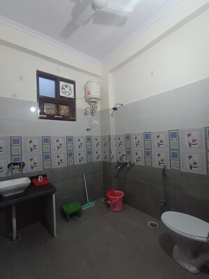 Team Area in 2 BHK Independent House at Gomti Nagar – for Rent