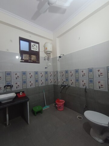 Team Area in 2 BHK Independent House at Gomti Nagar – for Rent