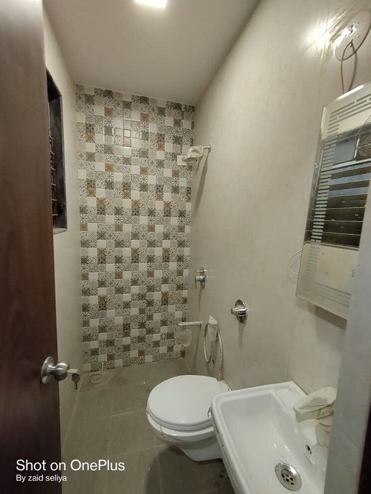 Bathroom, poonam-vaishno-heights 2 Bedroom 704 Sq.Ft. Apartment In Malad East Mumbai 9578491