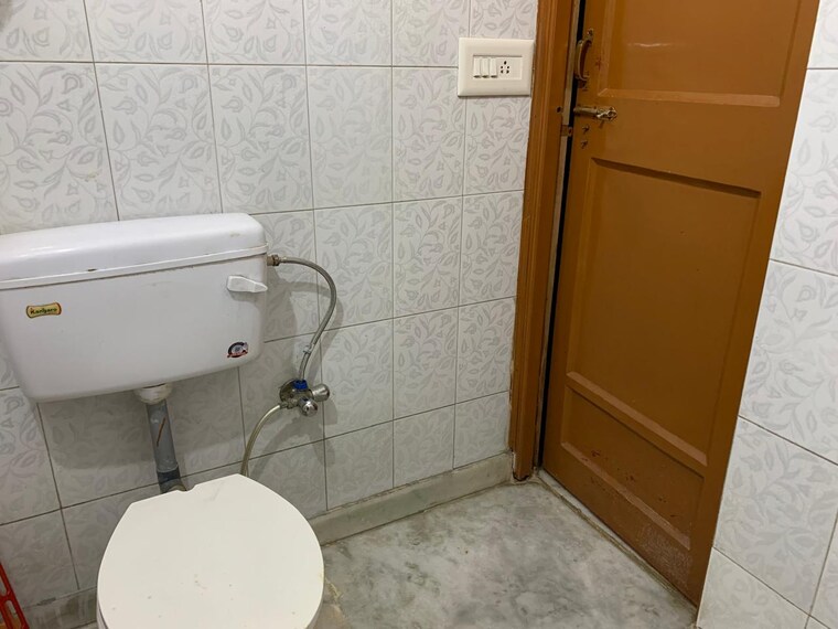 Bathroom, palam-vihar-residents-association 2 Bedroom 1485 Sq.Ft. Builder Floor In Palam Vihar Gurgaon 9578573