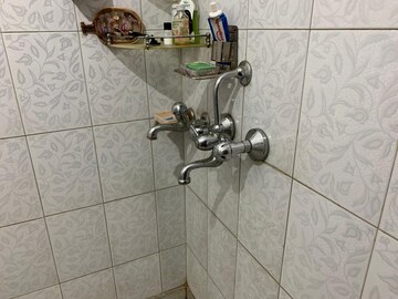 Bathroom in 2 BHK Builder Floor at Palam Vihar Residents Association, Palam Vihar – for Rent