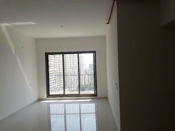 Room in 3 BHK Apartment at Kanakia Levels, Malad East – for Rent