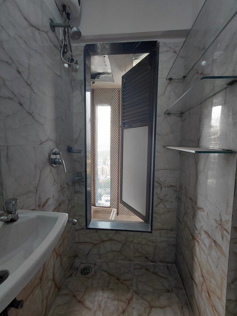 Bathroom, sethia-sea-view 2 Bedroom 538 Sq.Ft. Apartment In Goregaon West Mumbai 9578618