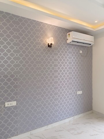 Bathroom in 4 BHK Apartment at Sector 47 – for Rent