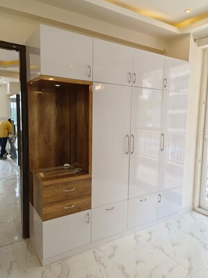 Furnished Amenities in 4 BHK Apartment at Sector 47 – for Rent