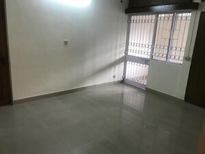 Room in 3 BHK Builder Floor at Sarita Vihar – for Rent