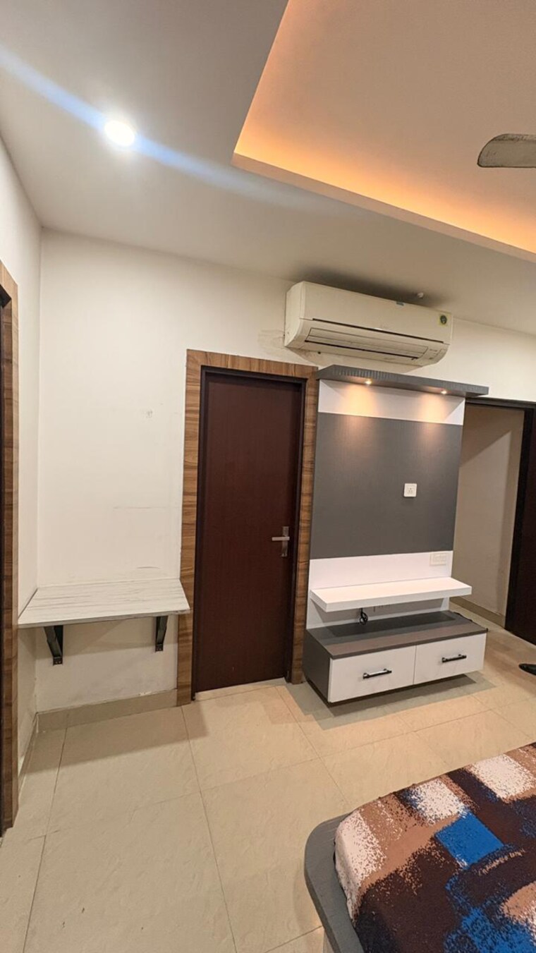 Living Room, lda-parijaat-apartments 3 Bedroom 2000 Sq.Ft. Apartment In Gulzar Colony Lucknow 9578633