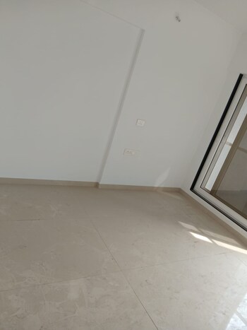 3 BHK Flat for Sale in Ghatkopar East, Mumbai
