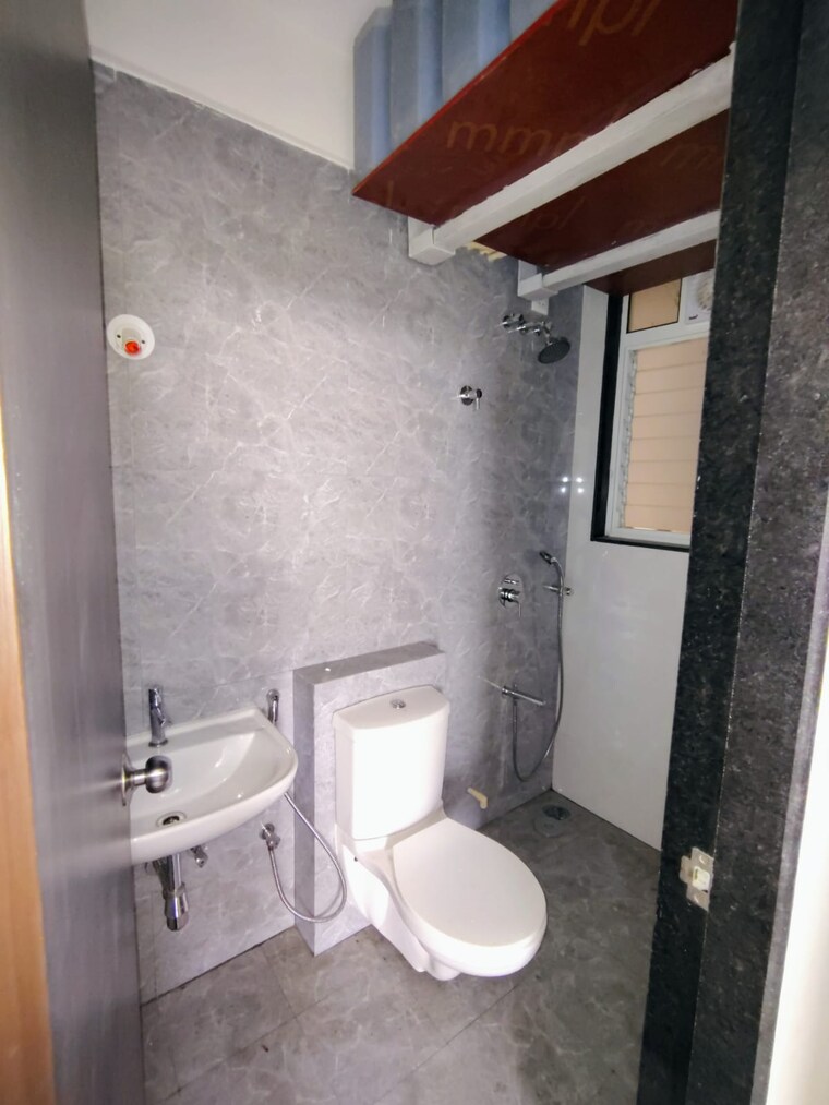 Bathroom, ajmera-crosstown-one 2 Bedroom 659 Sq.Ft. Apartment In Kalyan West Thane 9578649