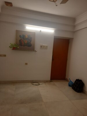 Room in 1 BHK Apartment at Raheja Township, Malad East – for Rent