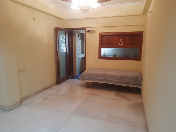 Room, raheja-township 1 Bedroom 420 Sq.Ft. Apartment In Malad East Mumbai 9578697