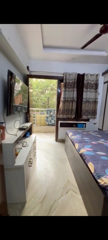 Master Bedroom in 3 BHK Builder Floor at Rohini Sector 22 – for Sale