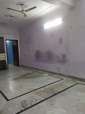 Room in 1 BHK Builder Floor at Ashoka Enclave Faridabad, Sector 34 – for Rent